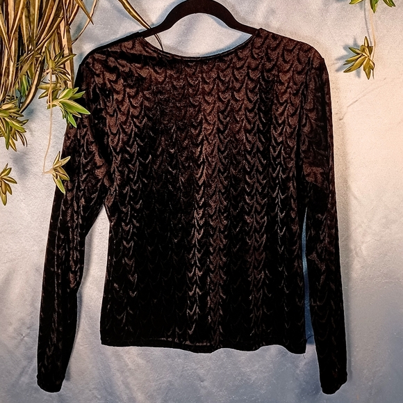 LA II Sexy Black Velvet Top - Picture 3 of 3